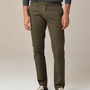 J. Crew Stretch Fit Chino Pants in Olive Green